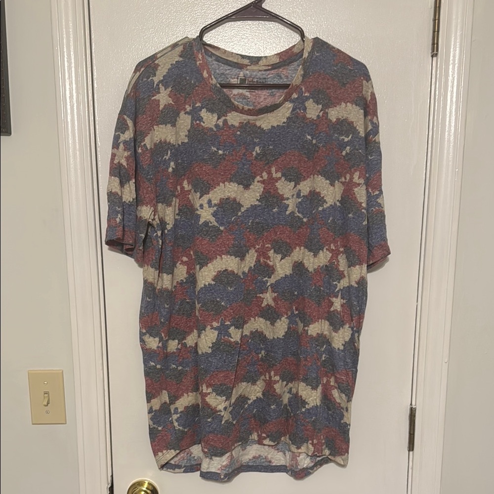 Men's Blue and Red Graphic T-Shirt